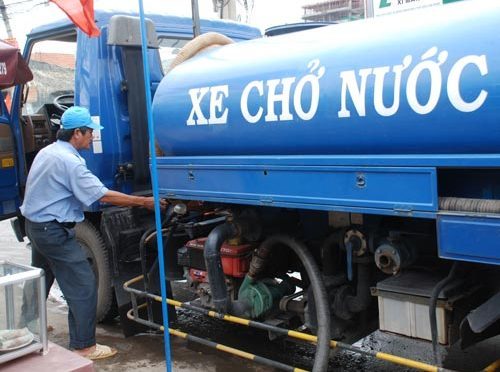 Xe téc chở nước ở Hà Nội 