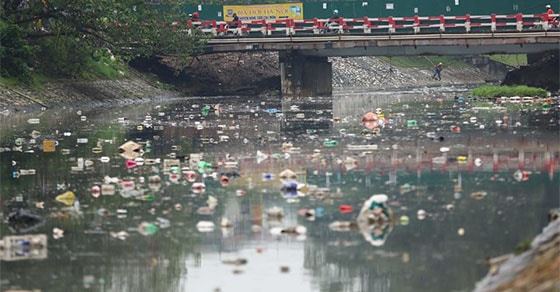 Sông Tô Lịch bị ô nhiễm 