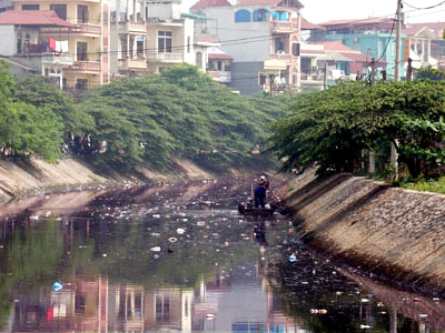Nước sạch bị ô nhiễm tại Hà Nội